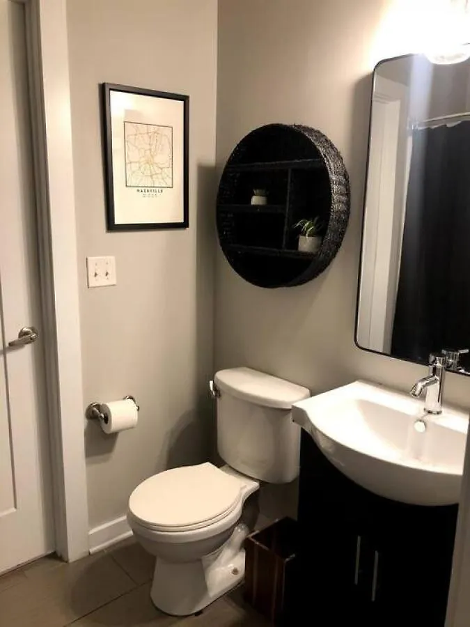 Stylish 2 Bedroom 3 Bed Near Restaurants And Vandy 纳什维尔